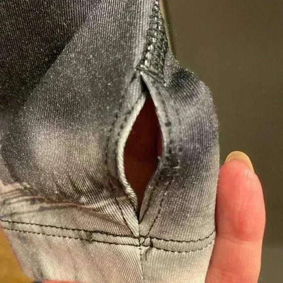 Nike Pro Combat Dri-Fit women’s small in black & white tie dye EUC - Picture 4 of 7